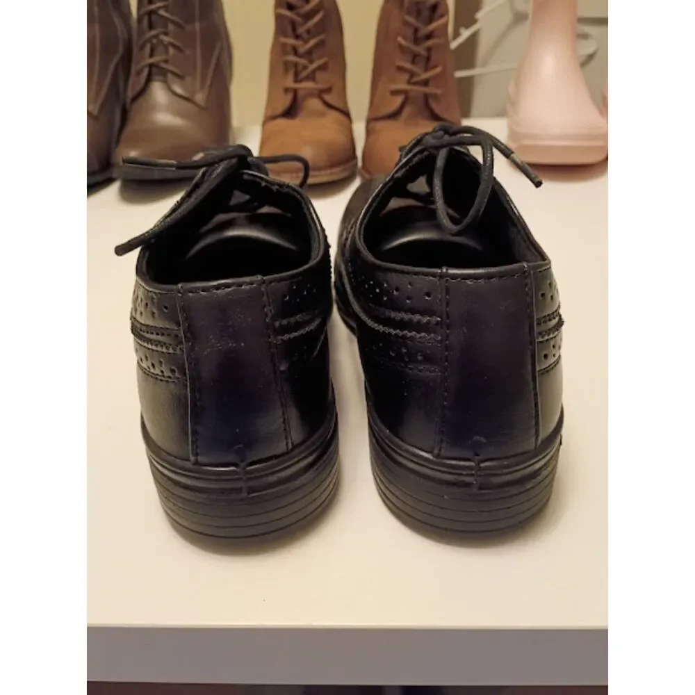 Deer Stags Wingtip style kids dress shoe
